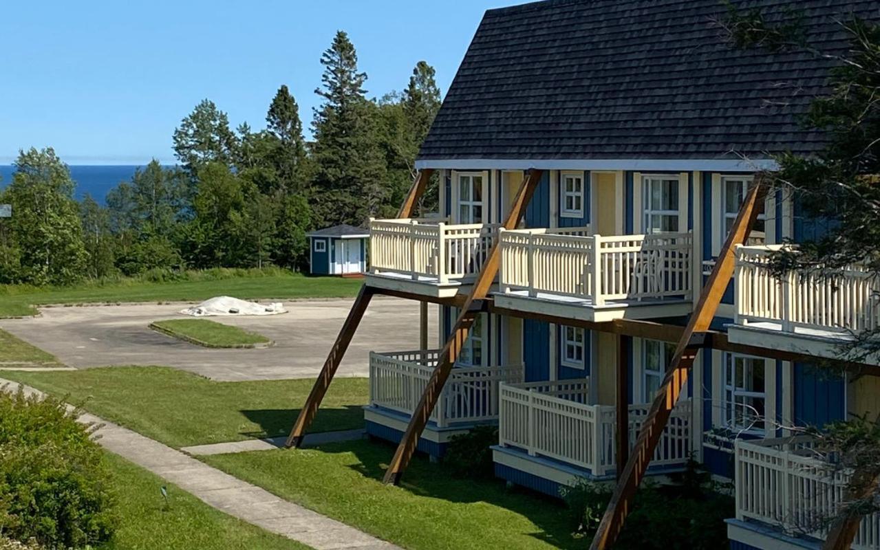 Hebergement Fort Prevel Saint Georges De Malbaie Exteriér fotografie